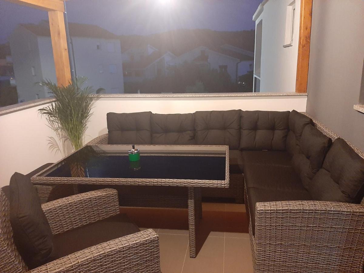 Apartman Mate Lopar Exterior foto